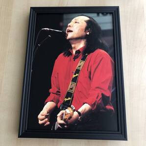 kj ★額装品★ 6 山下達郎 貴重写真 A4サイズ額入り ポスター風デザイン ライブ コンサート ツアー ギター