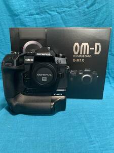 OM-D EーM1X OLYMPUS OM-D オリンパス　　新品同様と言っていいかと思います