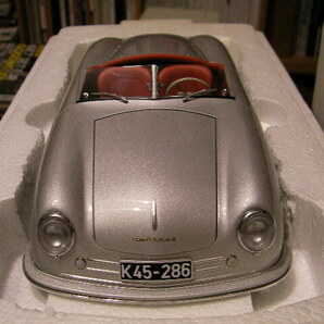 オートアート ポルシェミュージアム  1/18 Porsche 356 NR.1 1948年  展示品 の画像9