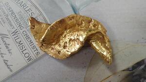 Редкий Givenchy Paris Выгравированный золотой цветовой брошь
