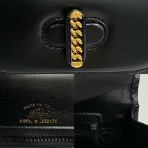 極 美品 GUCCI グッチ オールドグッチ ヴィンテージ チェーン モチーフ ハンドル ターンロック カーフ レザー ハンドバッグ ブラック 22849_画像4