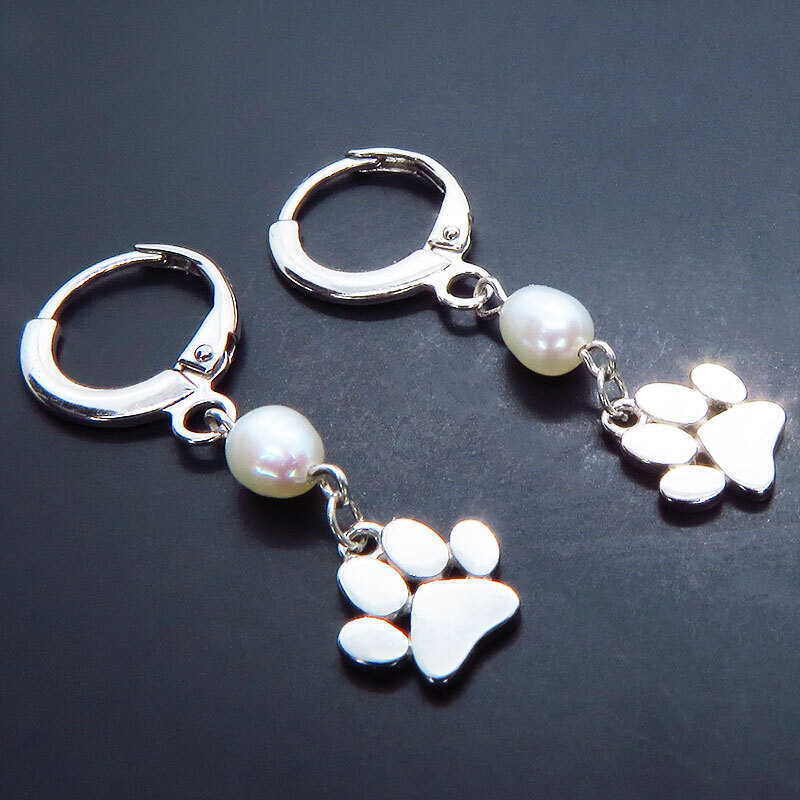 Pendientes de aro de Plata 925 con combinación de motivo de pata y perlas de agua dulce Pendientes de aro Gato Perro, hecho a mano, Accesorios (para mujeres), pendientes, pendientes