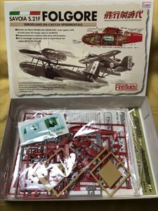 FINEMOLDS 紅の豚 FOLGORE フォルゴーレ 飛行艇 プラモデル 廃盤 車 絶版 年物 643
