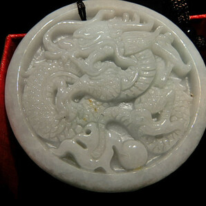 ミャンマー純天然ヒスイＢＤ4345翡翠 「神龍」一級彫品53*6.5mmプレゼント用箱付きの画像3