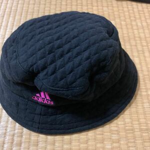 帽子 黒　adidas BLACK