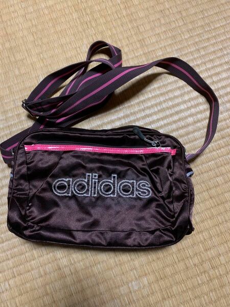 ショルダーバッグ　adidas