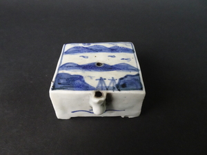 朝鮮時代青華白磁山水紋硯滴