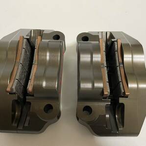 【美品】Brembo（ブレンボ）HPK P4 30/34 CNC アルミ削出し ラジアル 2ピースキャリパー (ペア) ヤマハ 07-14 YZF-R1の画像4