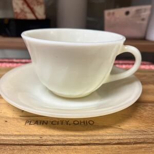  Fire King fireking ivory swirl cup saucer is extra America Vintage milk glass 