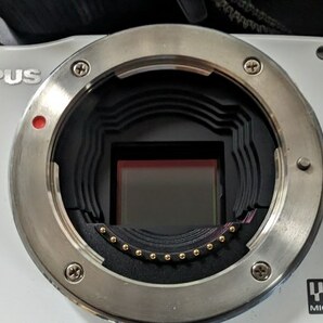 OLYMPUS PEN Mini E-PM1 M.ZUIKO DIGITAL 17mm 1:2.8 14-42mm 1:3.5-5.6 ミラーレス一眼 カメラ レンズ 2本付き ホワイトの画像2