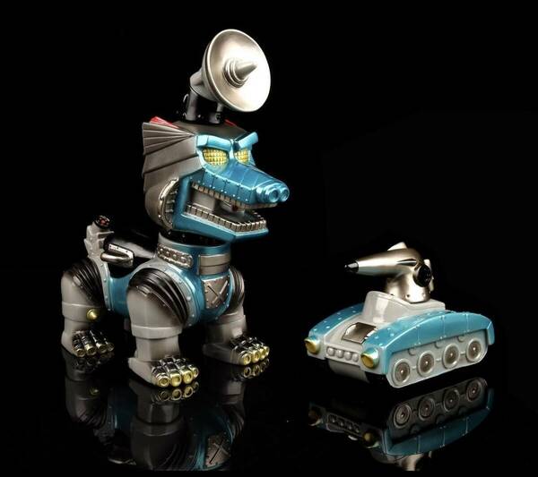 Meteoritetoy R-74 1期メテオライトトイmeteorite toy ILUILU zollmen UZUMARK IZUMONSTER hxs リアルヘッド　raisofubi headlockstudio 