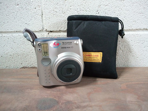 ◇チェキ/富士フィルム インスタックスミニ10 インスタントカメラ 小型カメラ 電化製品 昭和レトロ ケース付き