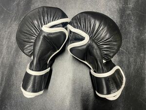 GRIT. произведение один пункт было использовано MMA перчатка образец прототип смешанные единоборства UFC открытый палец перчатка paundo перчатка перчатка боевые искусства 