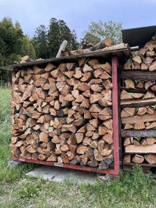  firewood light truck one stand amount ( wide leaf . small oak konara oak water oak miznala sawtooth oak, . Saitama prefecture Saitama Hiki district camp wood stove sauna .. fire )