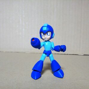 ロックマン 66アクションダッシュ ミニ可動フィギュア CAPCOM バンダイ