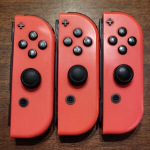 Nintendo Switch　ジョイコン　(R)ネオンレッド　ジャンク