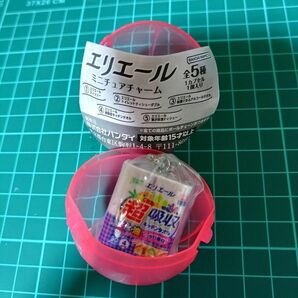 エリエール ミニチュアチャーム ガチャ 超吸収キッチンタオル　