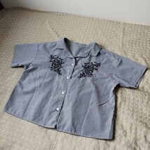 イング INGNI 白×黒 チェック 可愛い 刺繍 シャツ ブラウス 半袖 M ゆったり身幅55 洗濯機洗い サラサラ素材 夏に涼●ネコポス 送料無料_画像6