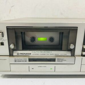 YN27-I39-8872 Pioneer パイオニア ステレオカセットデッキ CT-70R 通電確認済みの画像2