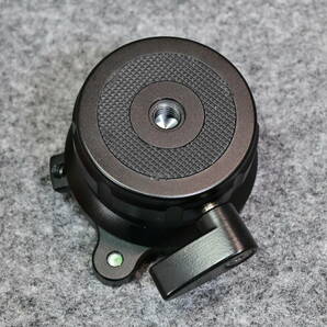 【中古】NEEWER 三脚レベリングベース 耐荷重:12kg ボールの直径:69mm ベースの直径:60mmの画像3