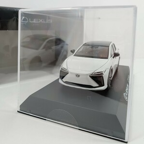 新品未開封品 1/43 ディーラー特注品 LEXUS RZ450e ホワイトの画像2