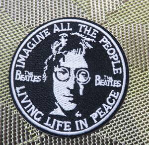 黒白（円型）◎新品　ジョン・レノンJohn Lennon　ビートルズThe Beatles　刺繍ワッペン（パッチ）■UKイギリス　USアメリカ　■激シブ