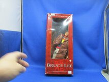 bruce lee 1/6 fashion show ブルースリー メディコムトイ フィギュア　モデル７　ブラウンレザージャケット/30113_画像1