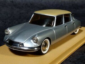 フロブリー 1/43 1957年 シトロエン ID19 ベルリーヌ