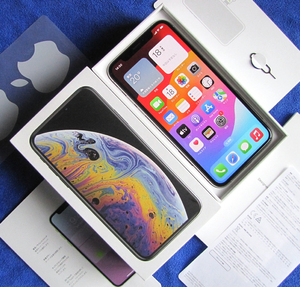 ★新品のような極美品★完動品★バッテリ100％ SIMフリー Apple iPhoneXS 大容量 256GB シルバー SIMロック解除済 格安SIM可 iphone XS