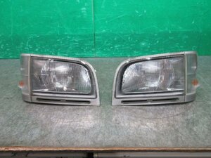 ☆ Daihatsu　Hijet　S210P-0193・・・　Genuine　ハロゲン　ヘッドLight　leftright　コイト 110-51624　(ニ-3) ☆