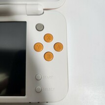 ニンテンドー 2DSLL ホワイト オレンジ Nintendo 2DS 任天堂 動作確認済み 本体のみ_画像9