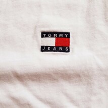 【新品】トミーヒルフィガー Lサイズ TOMMY JEANS ロゴ Tシャツ ホワイト ワンポイント トミージーンズ_画像4