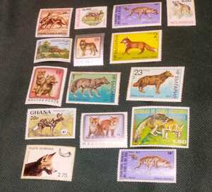 ■同梱可　イヌ属（イヌ　オオカミ　ディンゴ　ジャッカルなど）いろいろ　未使用古切手　海外生物切手　動物切手　消印無し　全１５枚