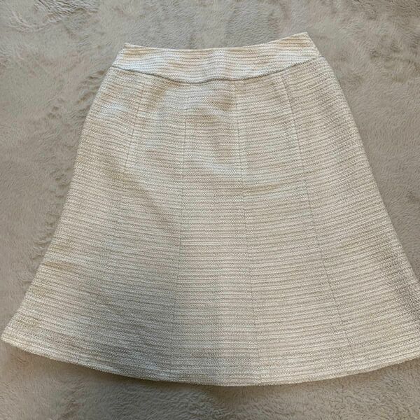 オンワード樫山白ラメツイード風スカート　入学式　サイズL相当