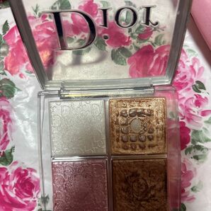 アイシャドウ ディオール Dior バックステージ　フェイスグロウ　パレット　ホワイト　ゴールド　ブラウン　ピンク　チーク　