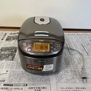 ZOJIRUSHI 象印 IH炊飯ジャー NP-GJ05型2020年製 0.54L 中古 実用？ 現状 売り切りの画像1