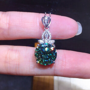 モアサナイト ネックレス ペンダント すぐにお届けできます。美麗 輝き ブルーグリーンモアサナイトダイアモンド 宝石 8㎜ シルバーの画像3