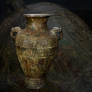 br10363 中国古玩 古銅製 饕餮文 銘文 獣耳付 花瓶 在銘 置物 大振り 時代物 銅置物 高36.5cm 重4.7kgの画像1