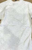 新品 未使用 タグ付き 1PIU1UGUALE3 RELAX ウノピゥウノウグァーレトレ リラックス 総柄ロゴ半袖Tシャツ_画像6