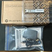 新品開封品Mikrotik CLOUD SWITCH SERIES CRS305-1G-4S+IN 10Gbs ACアダプタ EU Ver. SFP+ 純正 S+RJ10 10Gbps Ethernet モジュール1個付_画像1