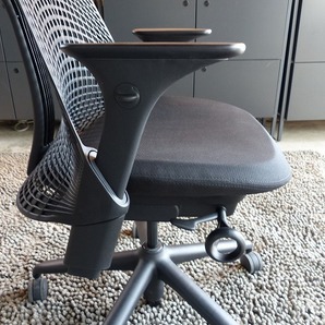 ハーマンミラー(Herman Miller) SAYL Chair(セイルチェア) 2022年｜デスクチェア オフィス PC 書斎 椅子の画像5