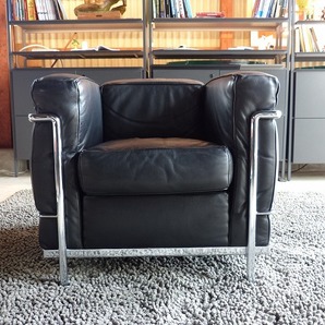 Cassina（カッシーナ） LC2｜1人掛け・1Pソファ｜革/黒｜ル・コルビュジェの画像1