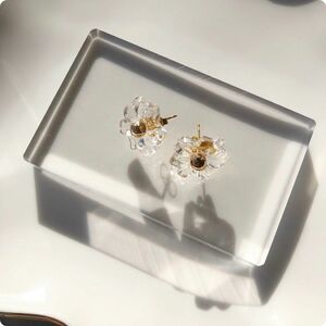 no.905 ちいさなお花のピアス フラワーピアス クリア フラワー レジンアクセサリー ピアス イヤリング オーダー可能