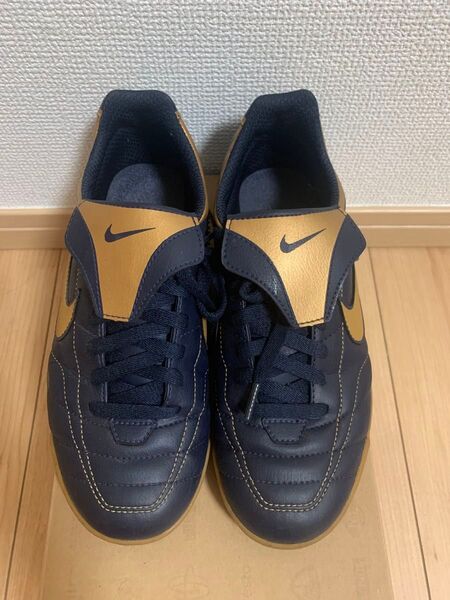 NIKE ウィメンズ フットサルシューズ スニーカー