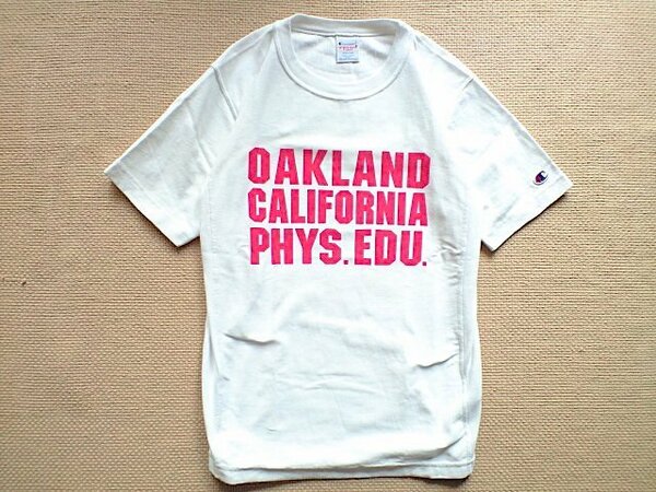 即決 OAKLAND CALIFORNIA 白 赤 Champion REVERSE WEAVE ヘビーウェイト Tシャツ Mサイズ オークランド カリフォルニア