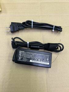 Panasonic AC adapter CF-AA64B2C M1 16V 4.06A outer diameter 5.5 inside diameter 2.6 (1