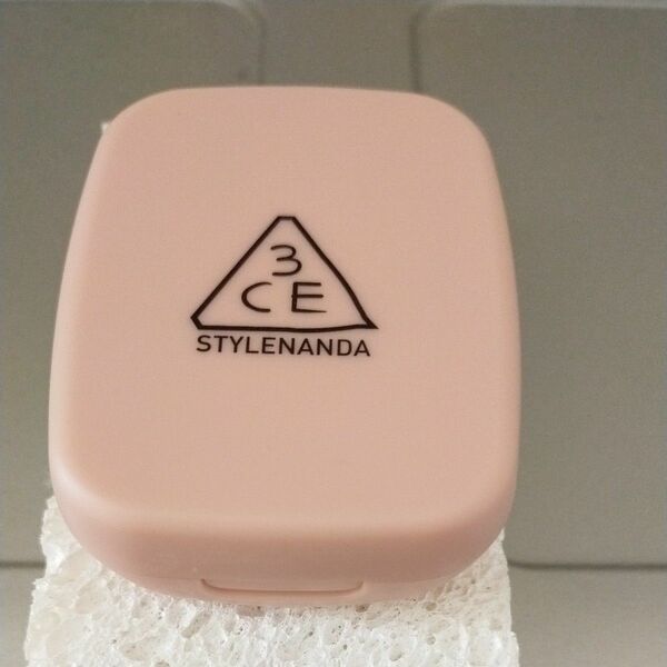 3CE STYLENANDA BLUR SEBUM POWDERケース