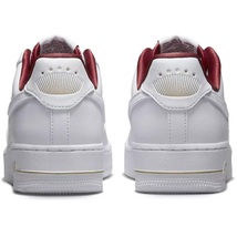 ☆NIKE WMNS AIR FORCE 1 '07 SE 白/白/濃赤/金 29.0cm ナイキ ウィメンズ エア フォース 1 '07 SE DV7584-100_画像5