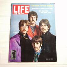 ビートルズ B① ASIA版 LIFE The New Far-out Beatles ライフ英語版 グッズ ムック本 写真集 ジョンレノン_画像1