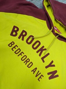 16．プーマ デカロゴ BROOKLYN BEDFORD AVE ツートンカラー スウェット パーカー プルオーバー フーディー メンズXL 黄赤茶系y306